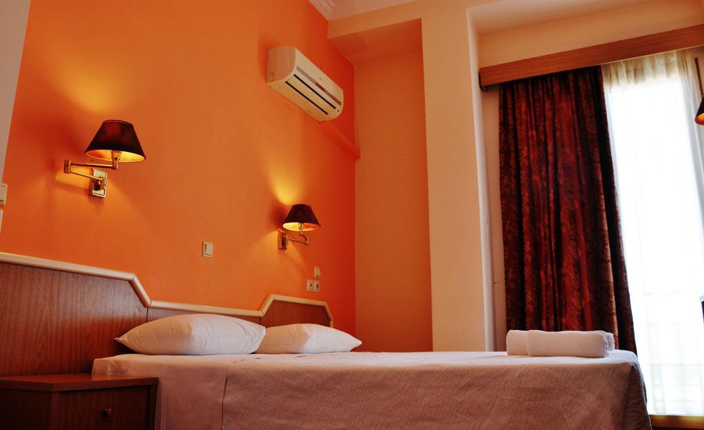 Iniohos Hotel Delfos Habitación foto