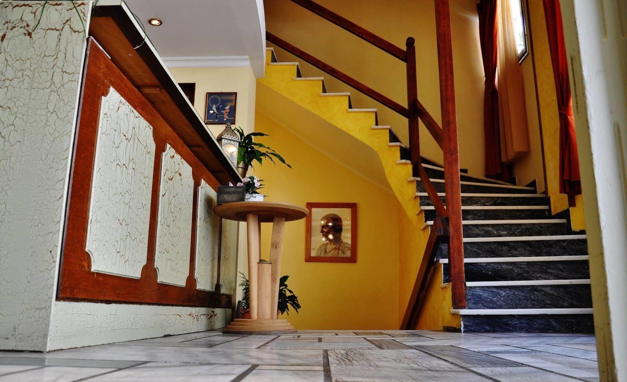 Iniohos Hotel Delfos Exterior foto
